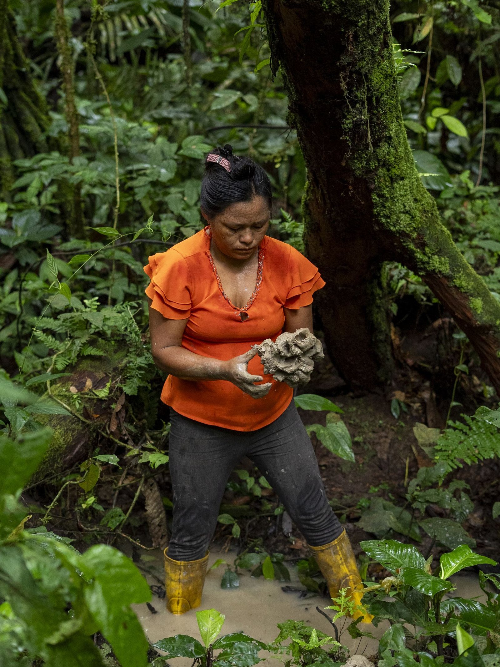 Extracción de arcilla en la selva