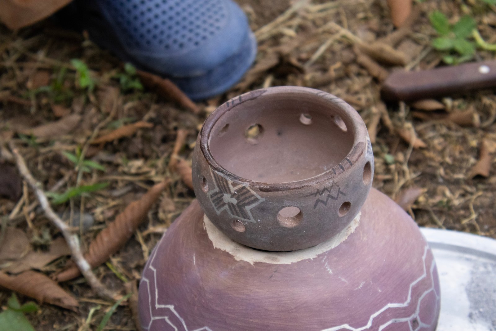 Pieza cerámica sellada con resina vegetal